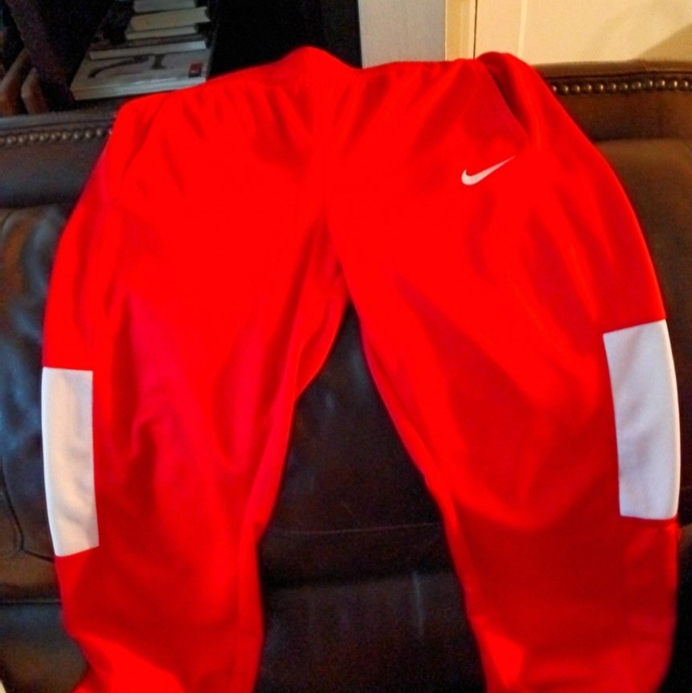 NIKE TRAINING PANTS. FITS MORE LIKE A JOGGER PANTS, BUT MORE SNUG.